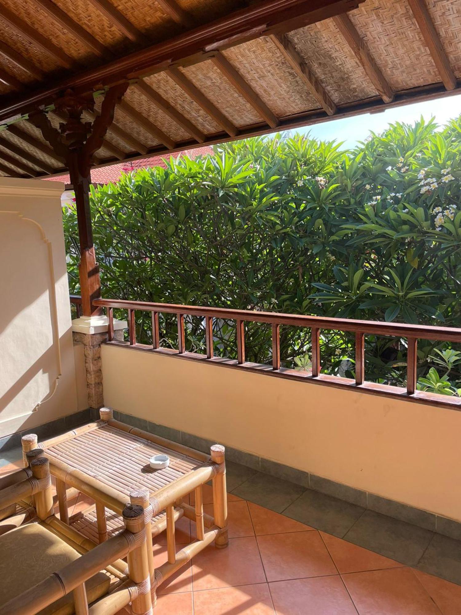 Yulia 1 Bed & Breakfast Sanur Exterior foto