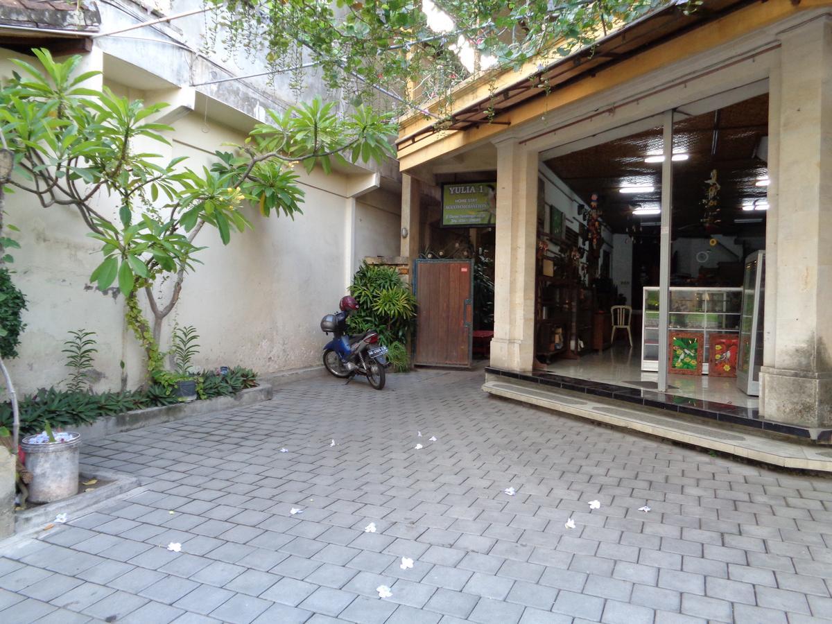 Yulia 1 Bed & Breakfast Sanur Exterior foto