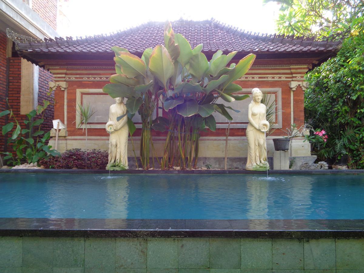 Yulia 1 Bed & Breakfast Sanur Exterior foto
