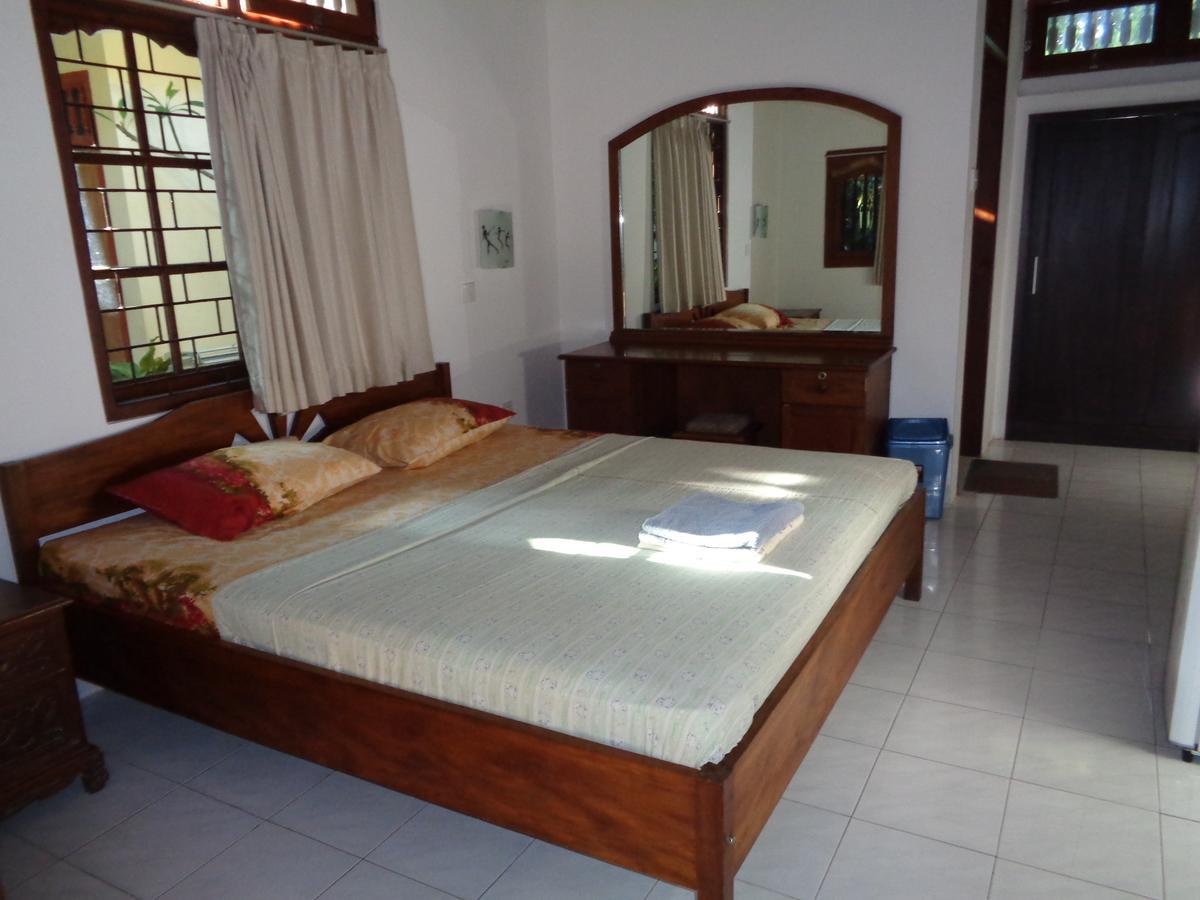 Yulia 1 Bed & Breakfast Sanur Exterior foto