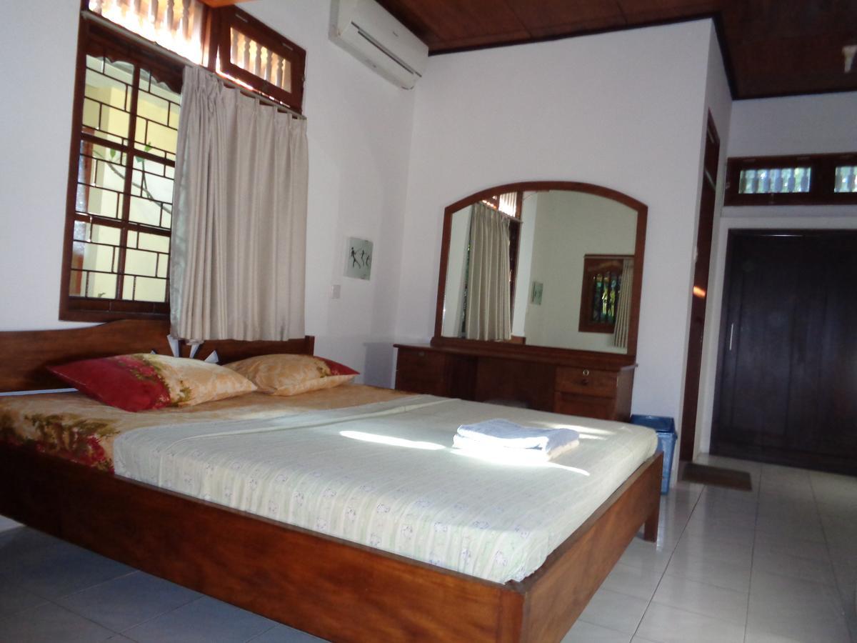 Yulia 1 Bed & Breakfast Sanur Exterior foto