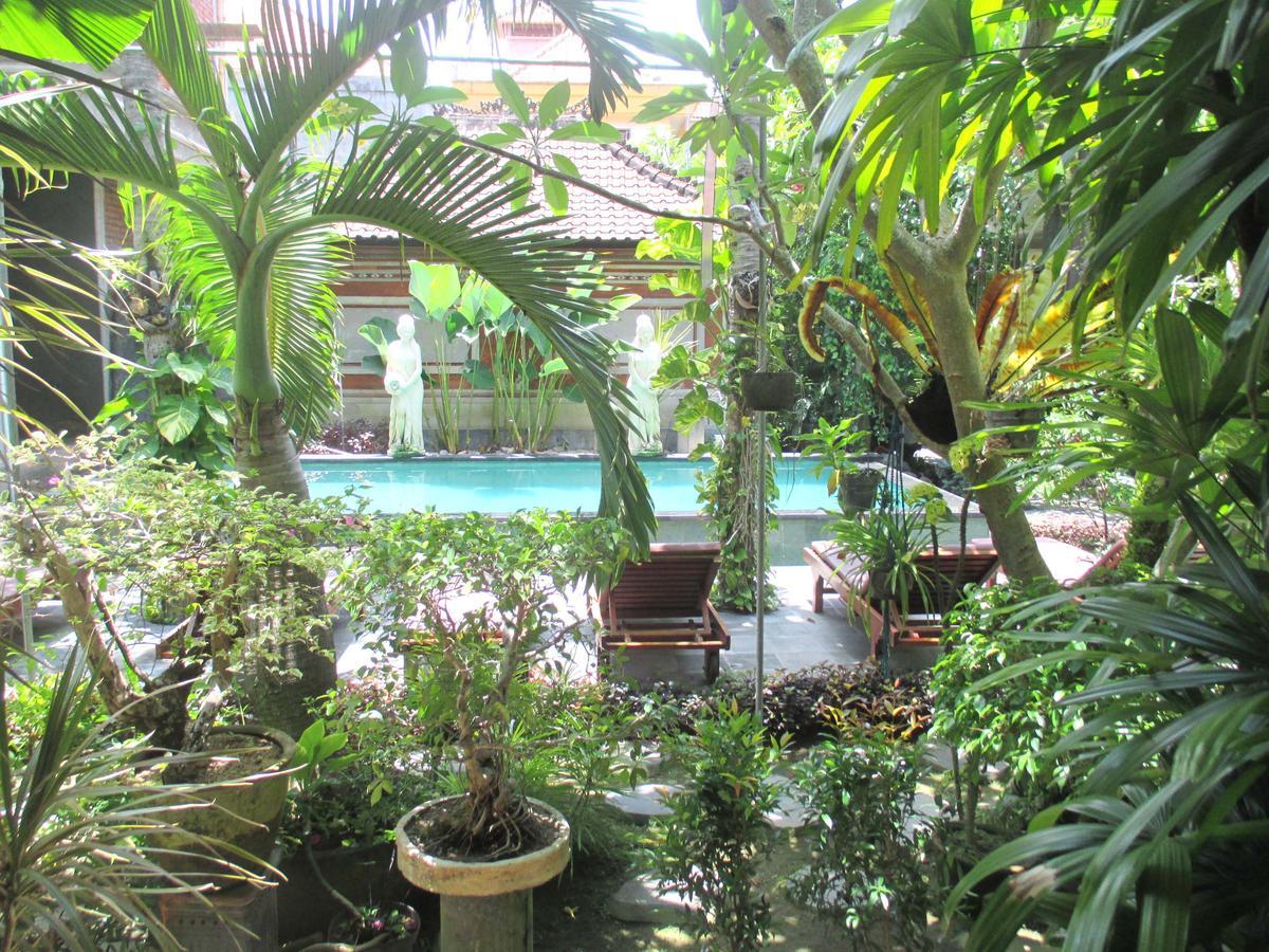 Yulia 1 Bed & Breakfast Sanur Exterior foto