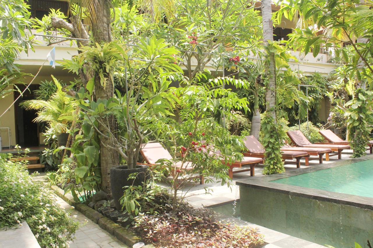Yulia 1 Bed & Breakfast Sanur Exterior foto