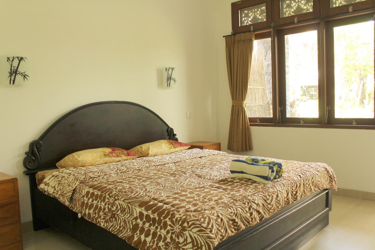 Yulia 1 Bed & Breakfast Sanur Exterior foto