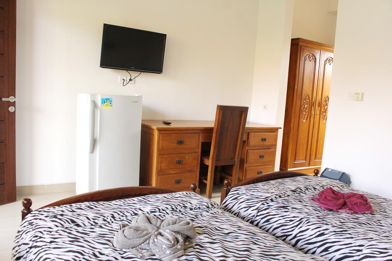 Yulia 1 Bed & Breakfast Sanur Exterior foto