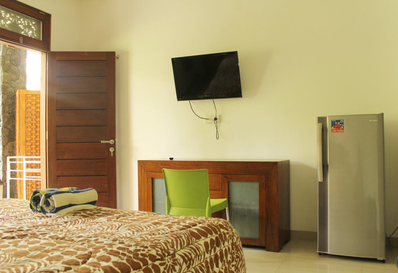 Yulia 1 Bed & Breakfast Sanur Exterior foto