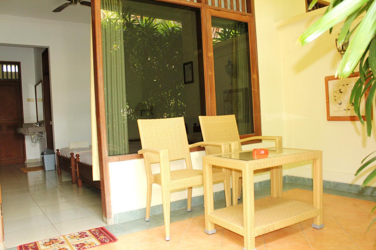 Yulia 1 Bed & Breakfast Sanur Exterior foto