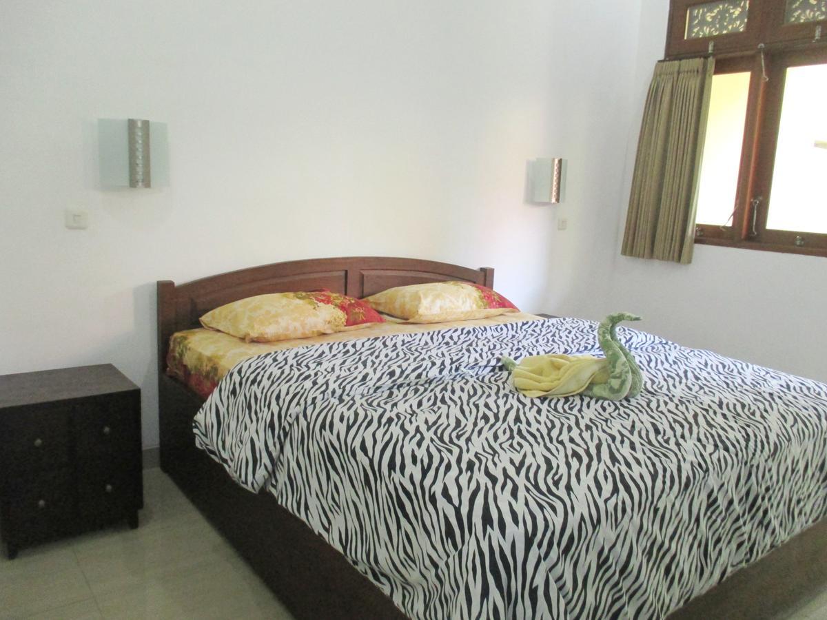 Yulia 1 Bed & Breakfast Sanur Exterior foto